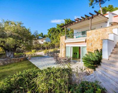 Sapphire Holiday House